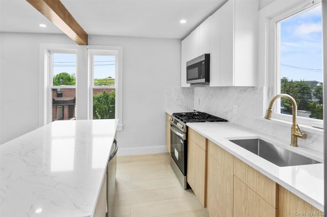 265 E Pine Street Upper, Long Beach, NY 11561