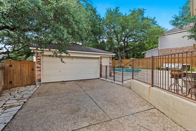 2420 Brighton Oaks, San Antonio, TX 78231