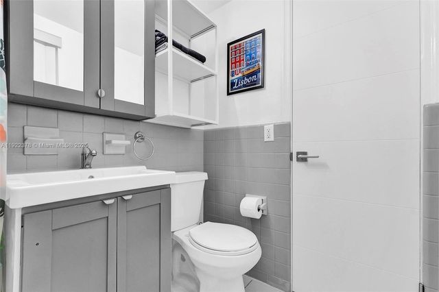 10076 E Bay Harbor Dr 76A, Bay Harbor Islands, FL 33154