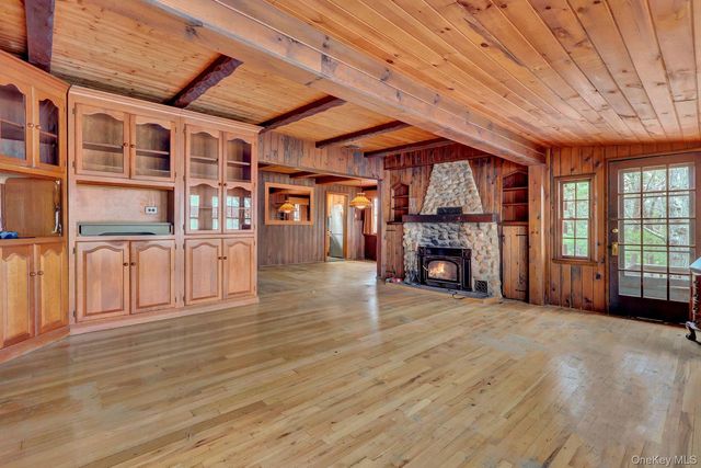 97 Lakeside Trail, Ridge, NY 11961