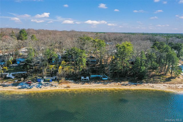 97 Lakeside Trail, Ridge, NY 11961