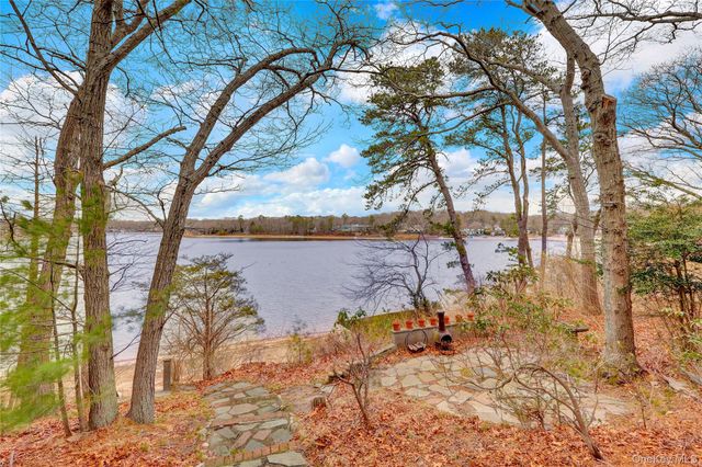 97 Lakeside Trail, Ridge, NY 11961