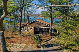 97 Lakeside Trail, Ridge, NY 11961