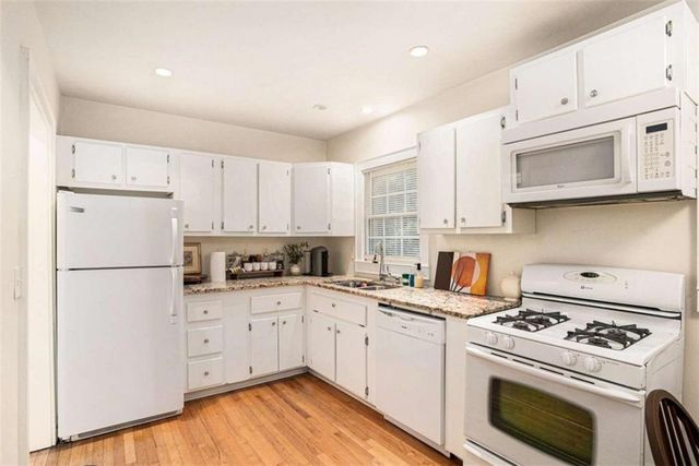 492 HEMLOCK Circle, Atlanta, GA 30316