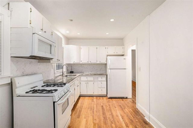 492 HEMLOCK Circle, Atlanta, GA 30316