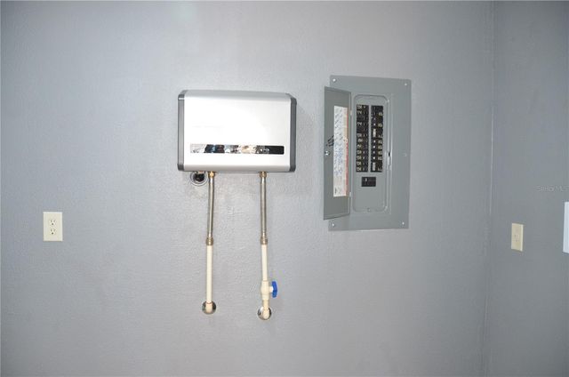 1802 HIGH STREET, Leesburg, FL 34748