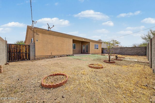 445 W REIZEN Drive, Morristown, AZ 85342
