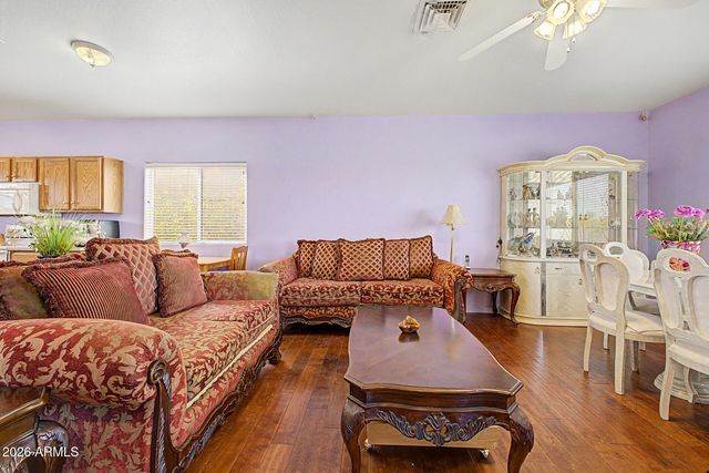 445 W REIZEN Drive, Morristown, AZ 85342