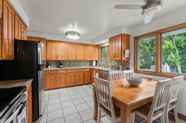 8 Imperial Drive E, West Saint Paul, MN 55118