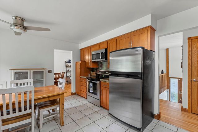 8 Imperial Drive E, West Saint Paul, MN 55118