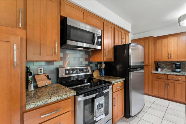 8 Imperial Drive E, West Saint Paul, MN 55118