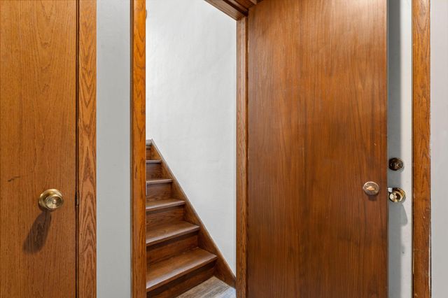 8 Imperial Drive E, West Saint Paul, MN 55118