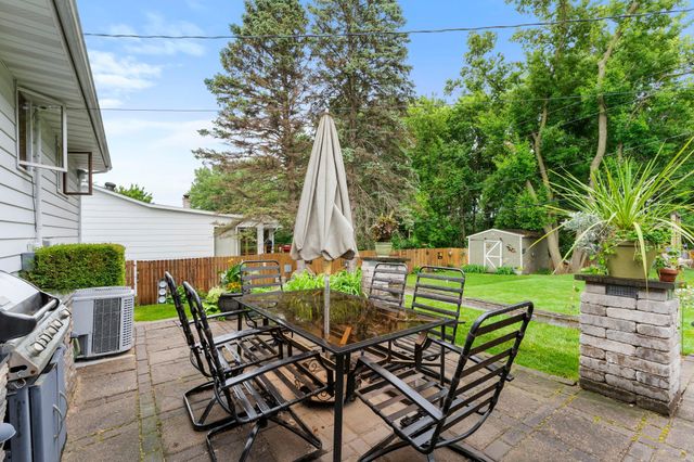 8 Imperial Drive E, West Saint Paul, MN 55118