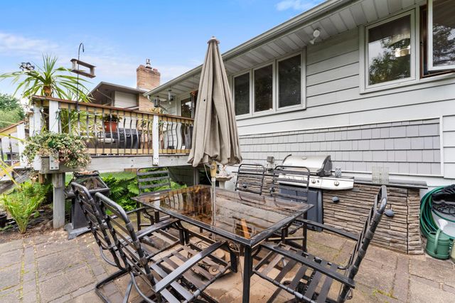 8 Imperial Drive E, West Saint Paul, MN 55118