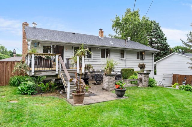 8 Imperial Drive E, West Saint Paul, MN 55118
