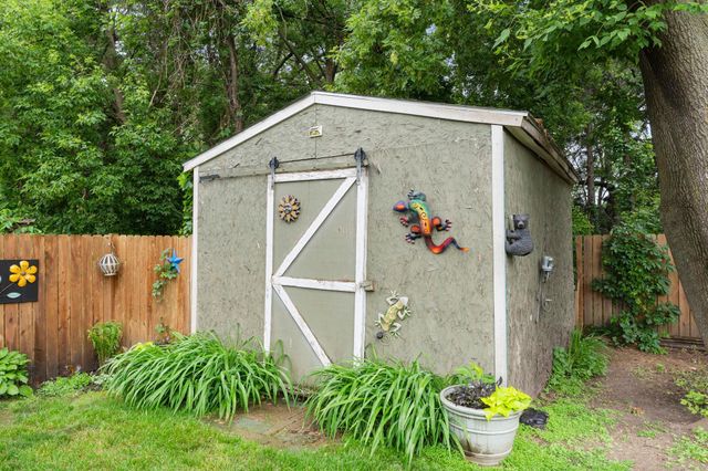 8 Imperial Drive E, West Saint Paul, MN 55118