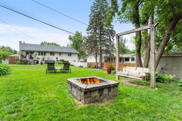 8 Imperial Drive E, West Saint Paul, MN 55118