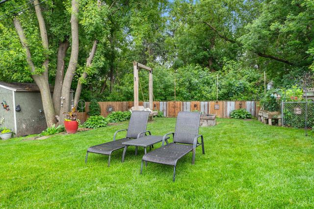 8 Imperial Drive E, West Saint Paul, MN 55118