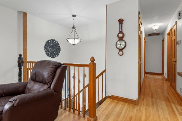 8 Imperial Drive E, West Saint Paul, MN 55118