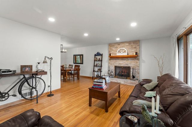 8 Imperial Drive E, West Saint Paul, MN 55118