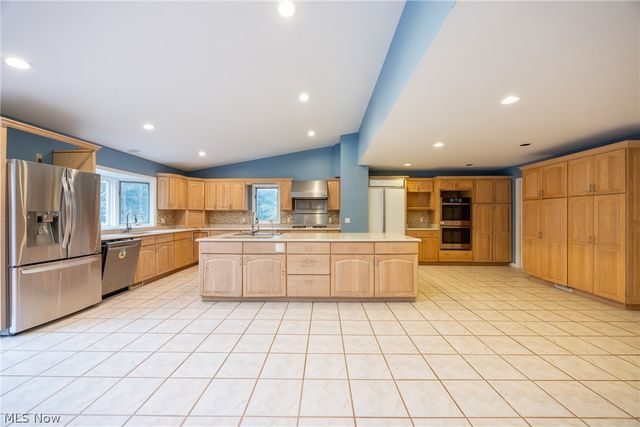 3475 Rolling Hills Drive, Pepper Pike, OH 44124