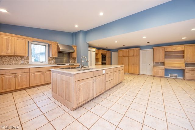 3475 Rolling Hills Drive, Pepper Pike, OH 44124