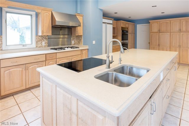 3475 Rolling Hills Drive, Pepper Pike, OH 44124