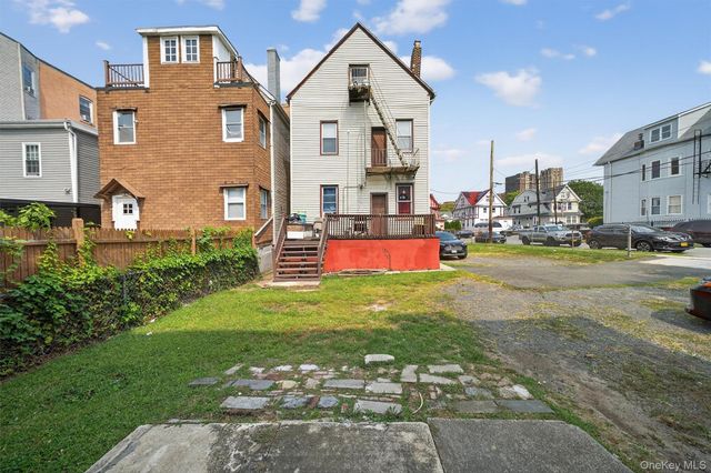 16 Pier Street, Yonkers, NY 10705