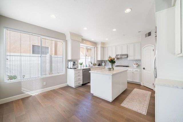 2361 Old Ranch Rd, Escondido, CA 92027