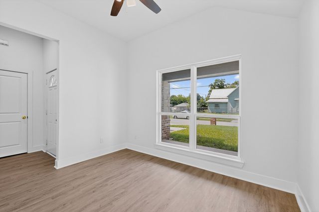 1615 Jones Street, Greenville, TX 75401