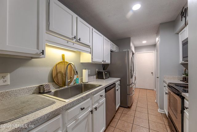 3801 WINDRIDGE Court, Jacksonville, FL 32257