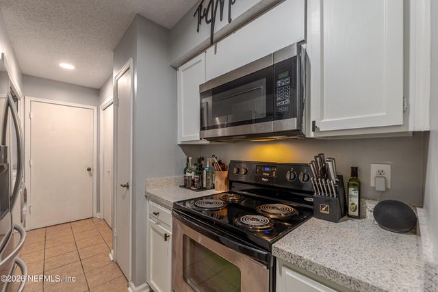 3801 WINDRIDGE Court, Jacksonville, FL 32257