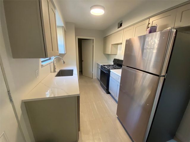 2222 Mission Hill DR 103, Austin, TX 78741
