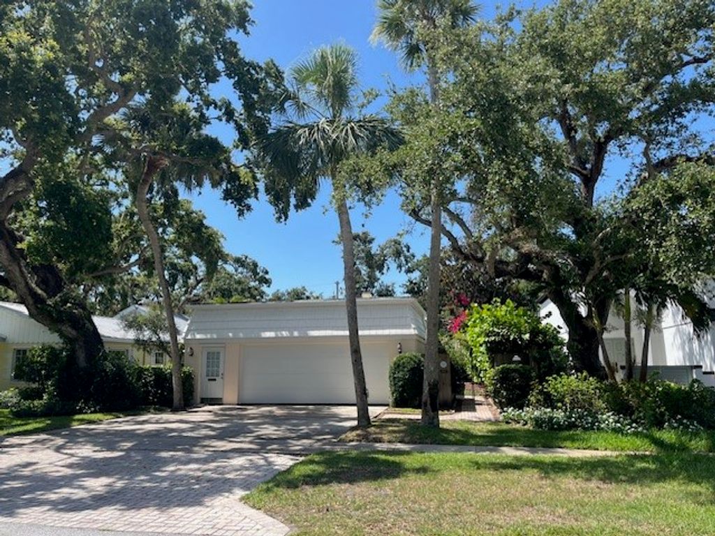 790 Bougainvillea Lane, Vero Beach, FL 32963