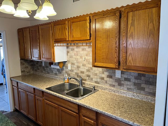 922 Kings Rd, Leesville, LA 71446