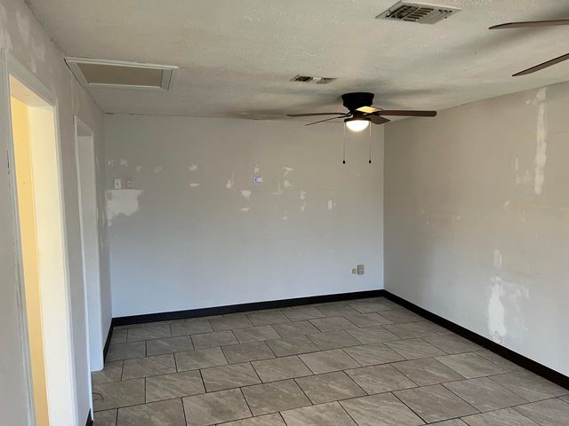 922 Kings Rd, Leesville, LA 71446