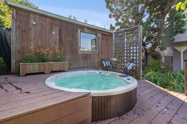 5460 5460 Carlton St, Oakland, CA 94618