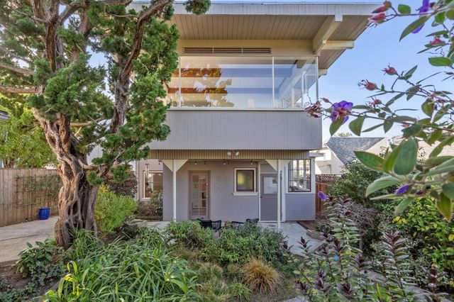 5460 5460 Carlton St, Oakland, CA 94618