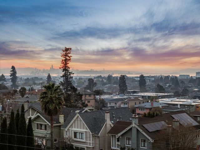 5460 5460 Carlton St, Oakland, CA 94618