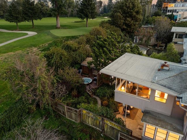 5460 5460 Carlton St, Oakland, CA 94618