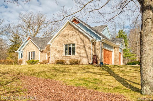 167 Forest Valley Court, Putnam Township, MI 48169