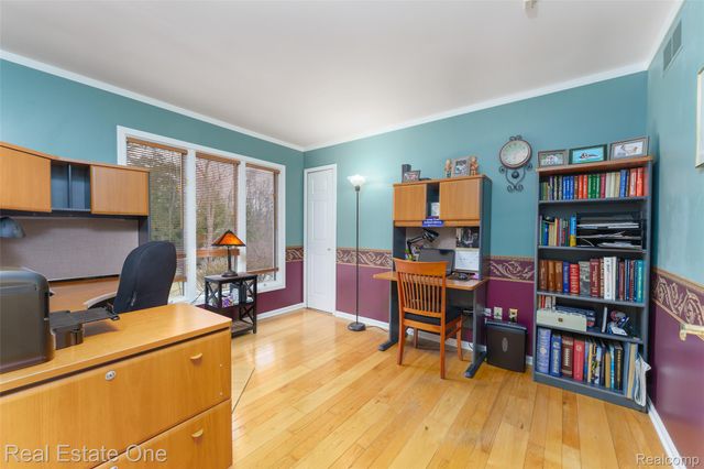 167 Forest Valley Court, Putnam Township, MI 48169