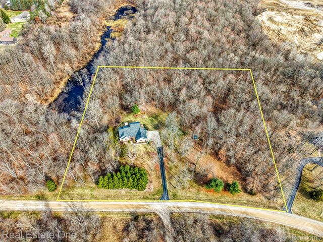 167 Forest Valley Court, Putnam Township, MI 48169