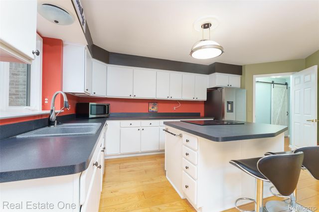 167 Forest Valley Court, Putnam Township, MI 48169