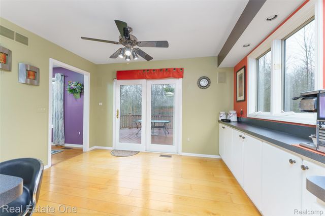 167 Forest Valley Court, Putnam Township, MI 48169