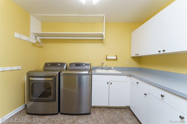 167 Forest Valley Court, Putnam Township, MI 48169