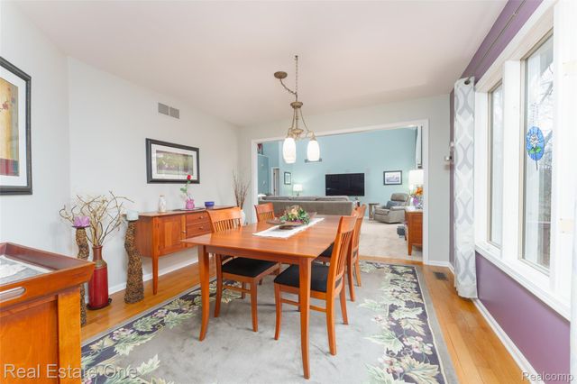 167 Forest Valley Court, Putnam Township, MI 48169