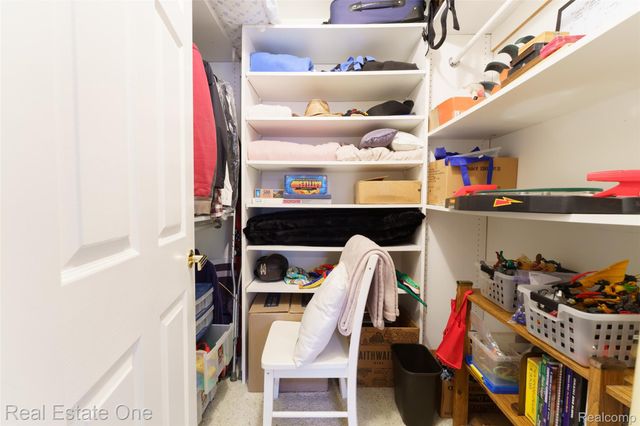 167 Forest Valley Court, Putnam Township, MI 48169