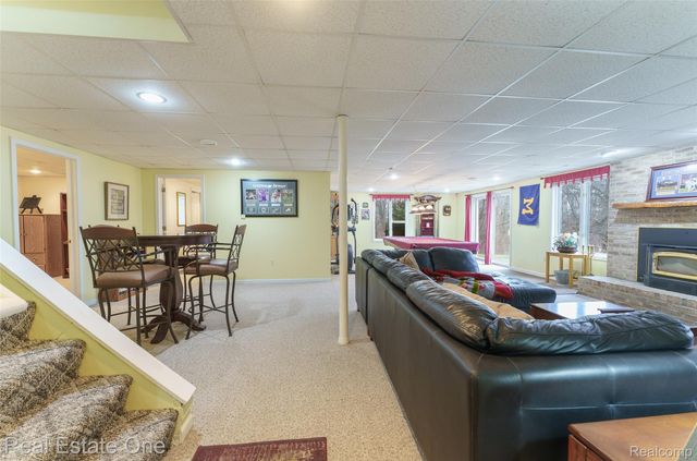 167 Forest Valley Court, Putnam Township, MI 48169