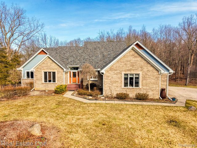 167 Forest Valley Court, Putnam Township, MI 48169